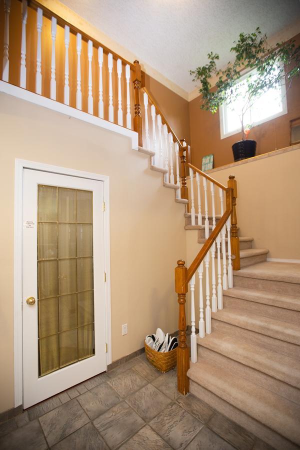 Alpenrose Revelstoke Bed&Breakfast Eksteriør bilde